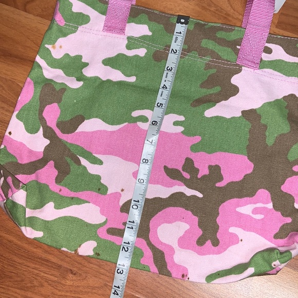 NWT Neiman Marcus Camo Tote Bag (Given to Exclusive Customers) - Picture 3 of 9